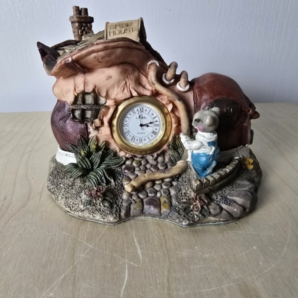 Charming Cottage Clock with Mouse Figurine - Multicolor